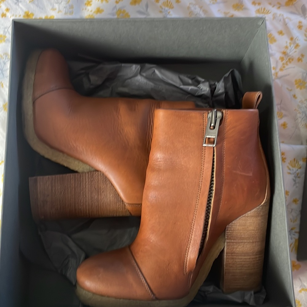 Lakota All Saints Boot